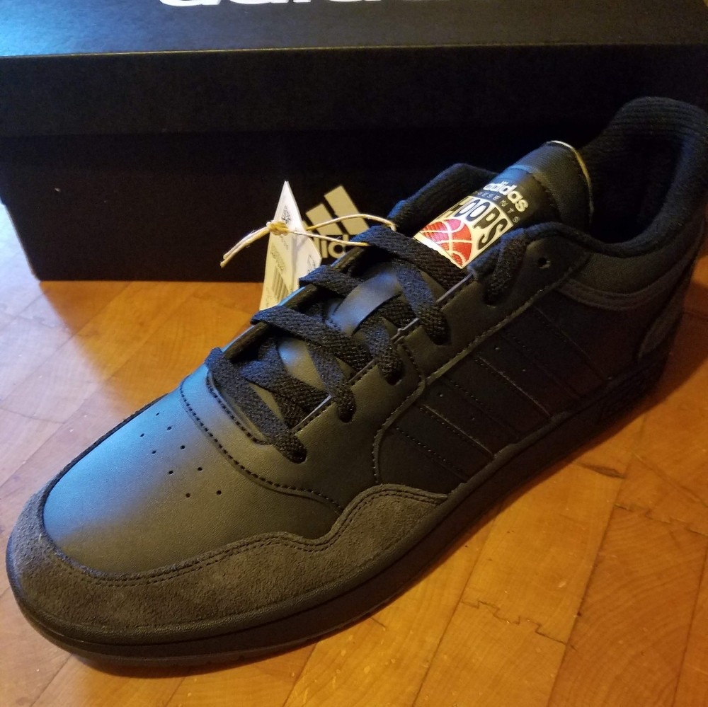 adidas Hoops 3.0 Men's Low Cut Basketball Shoes Sneakers  Black  NEW in box